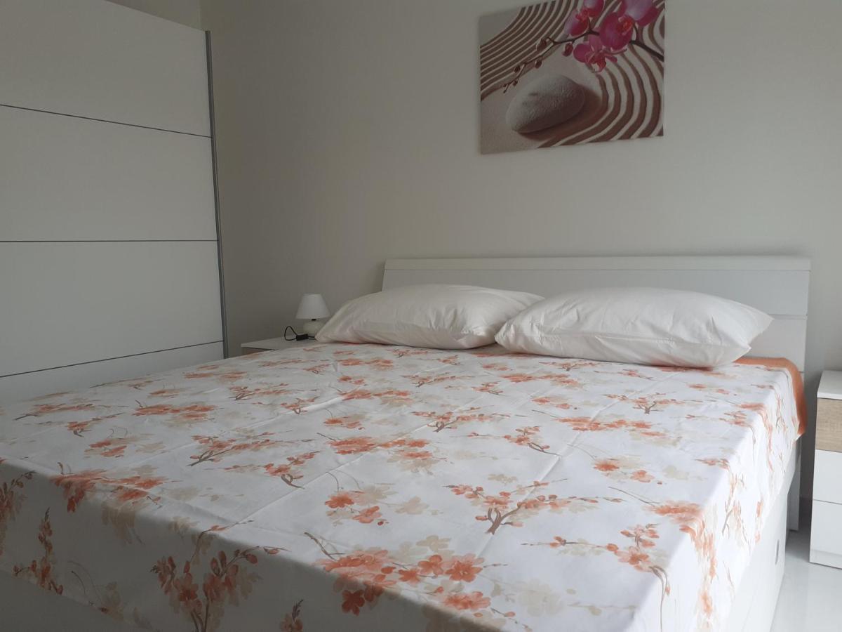 Apartmani Miletic Jelsa  Exterior photo